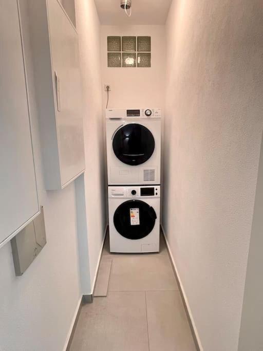 Modernes Apartment Im Zentrum Von Карлсруе Екстериор снимка
