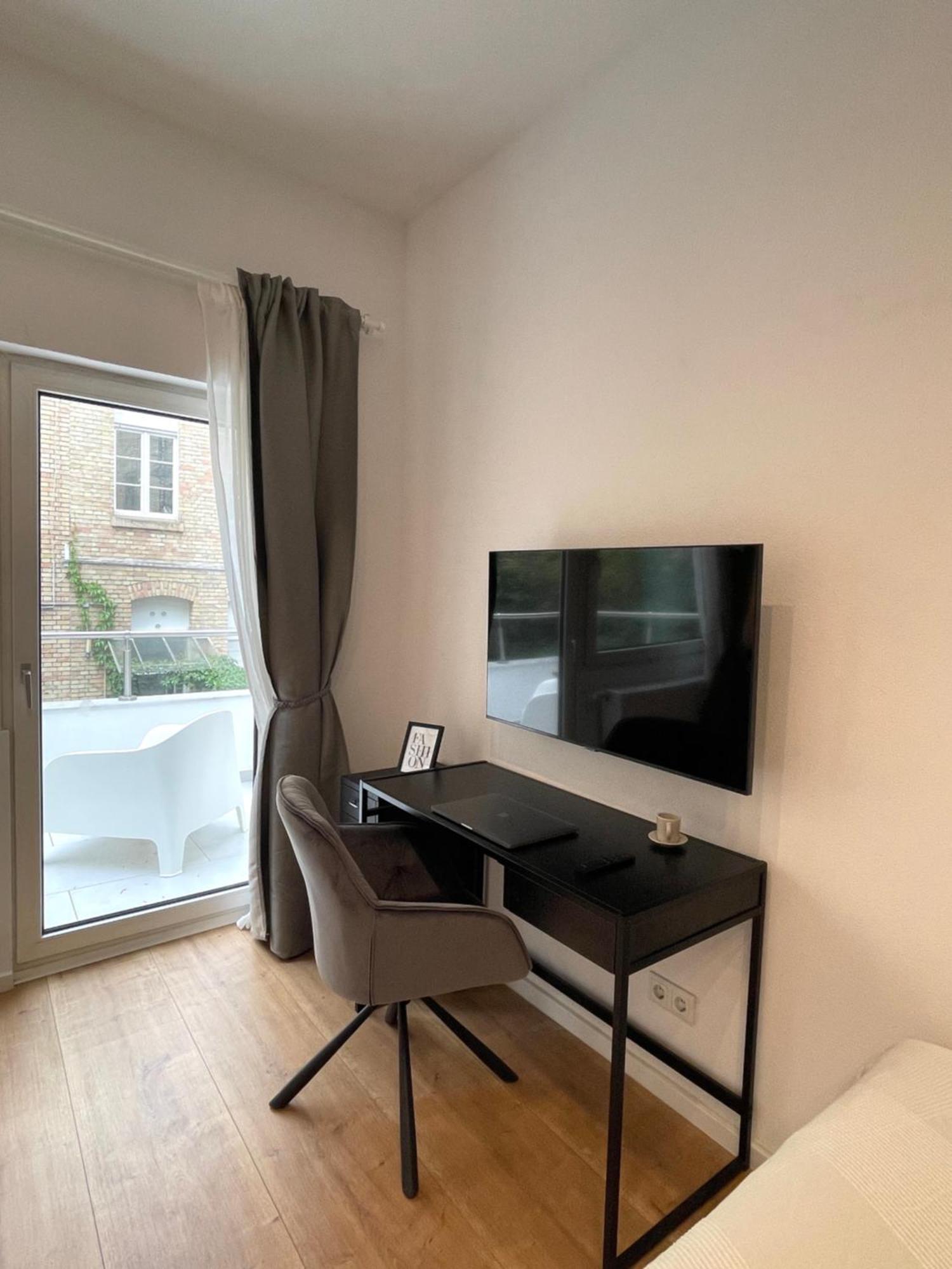 Modernes Apartment Im Zentrum Von Карлсруе Екстериор снимка